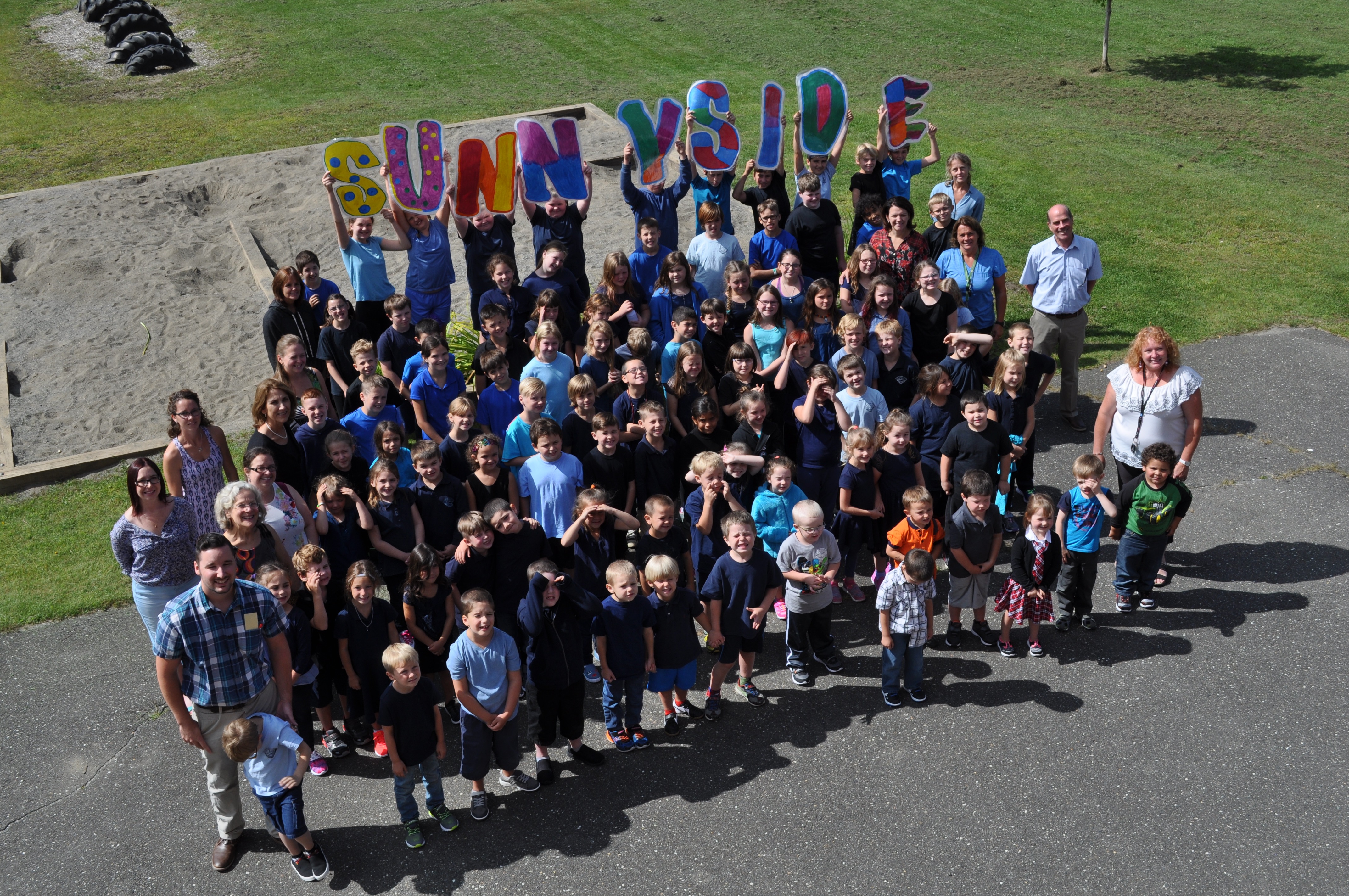 group photo Sunnyside Elementary SchoolSunnyside Elementary School
